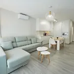 Paseo Maritimo - Apartamento A Estrenar, A Pie De Playa, Con 2 Banos